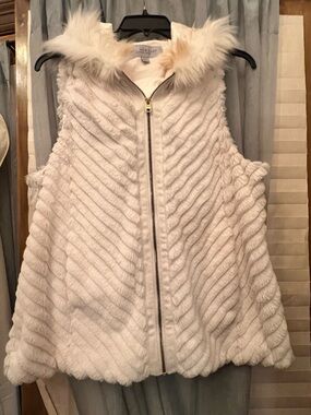 Marc New York Cream Faux Fur Hooded Zip Vest